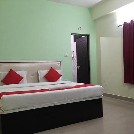 Hotel Yug Residency Βαρανάσι Εξωτερικό φωτογραφία