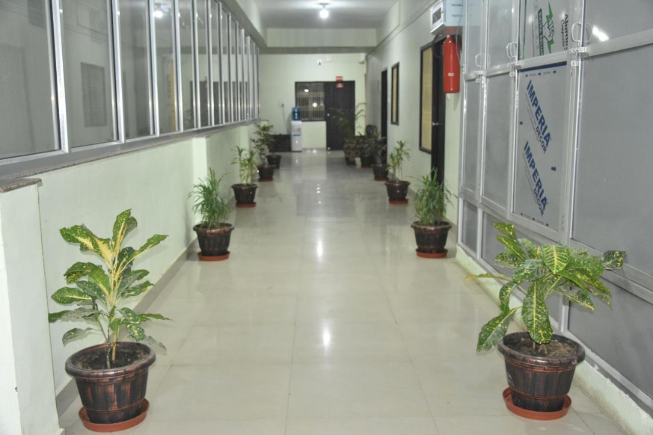 Hotel Yug Residency Βαρανάσι Εξωτερικό φωτογραφία