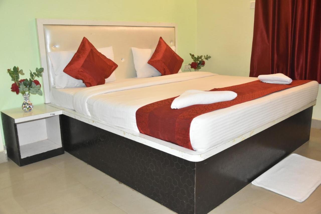 Hotel Yug Residency Βαρανάσι Εξωτερικό φωτογραφία
