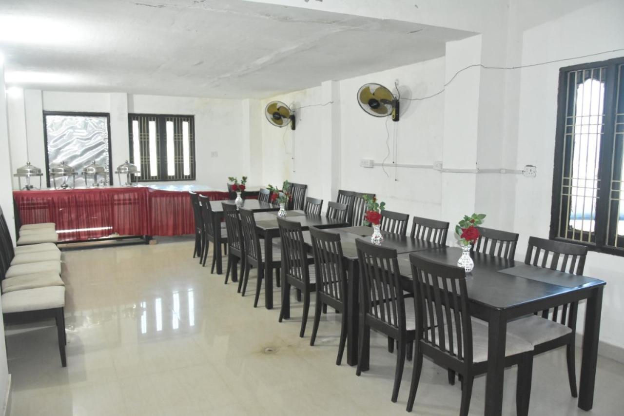 Hotel Yug Residency Βαρανάσι Εξωτερικό φωτογραφία