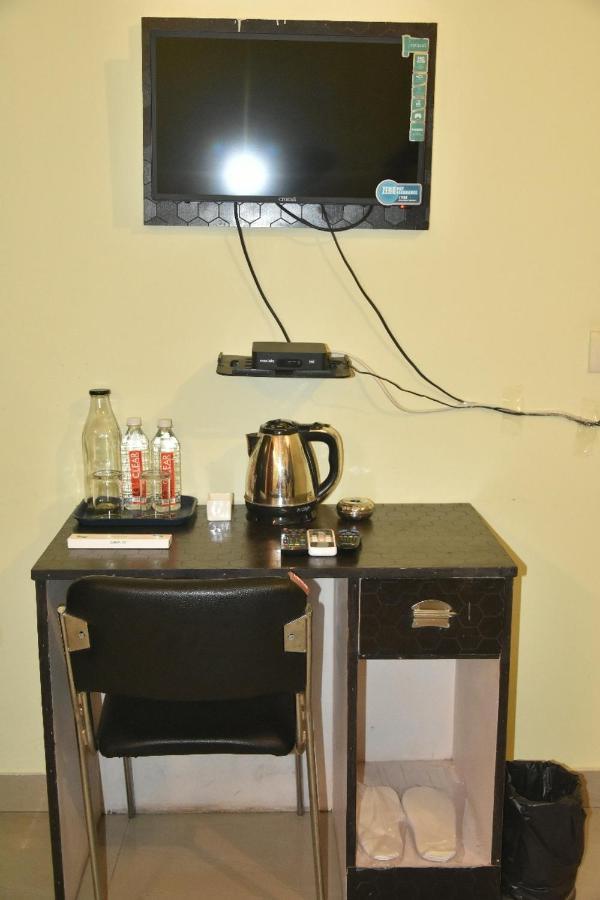 Hotel Yug Residency Βαρανάσι Εξωτερικό φωτογραφία