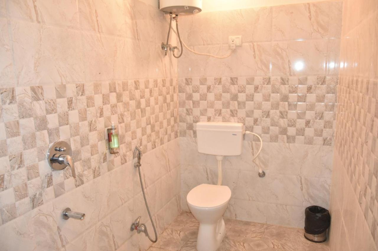 Hotel Yug Residency Βαρανάσι Εξωτερικό φωτογραφία